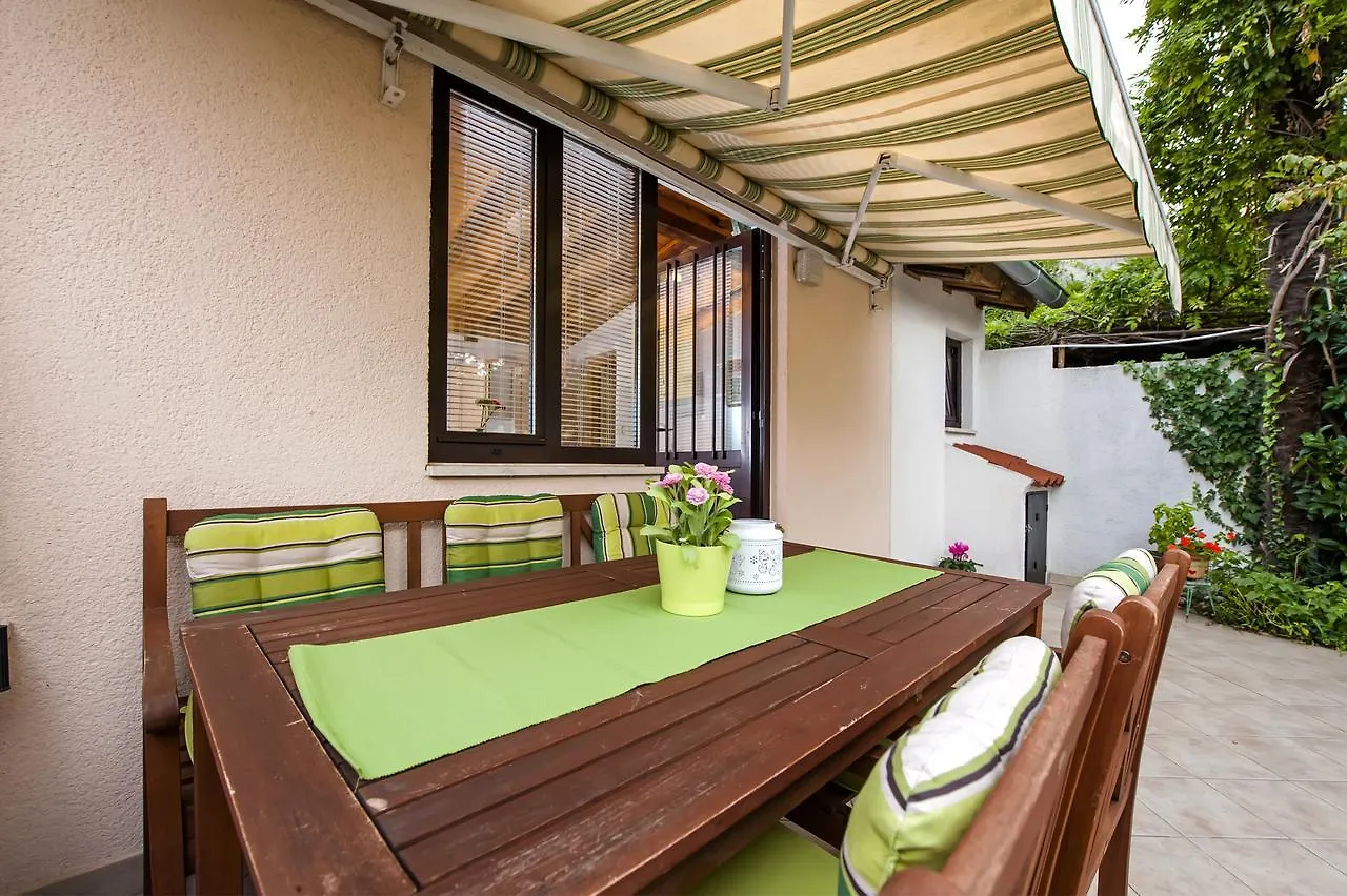 Apartments & Rooms Chiara Rovinj Guest house