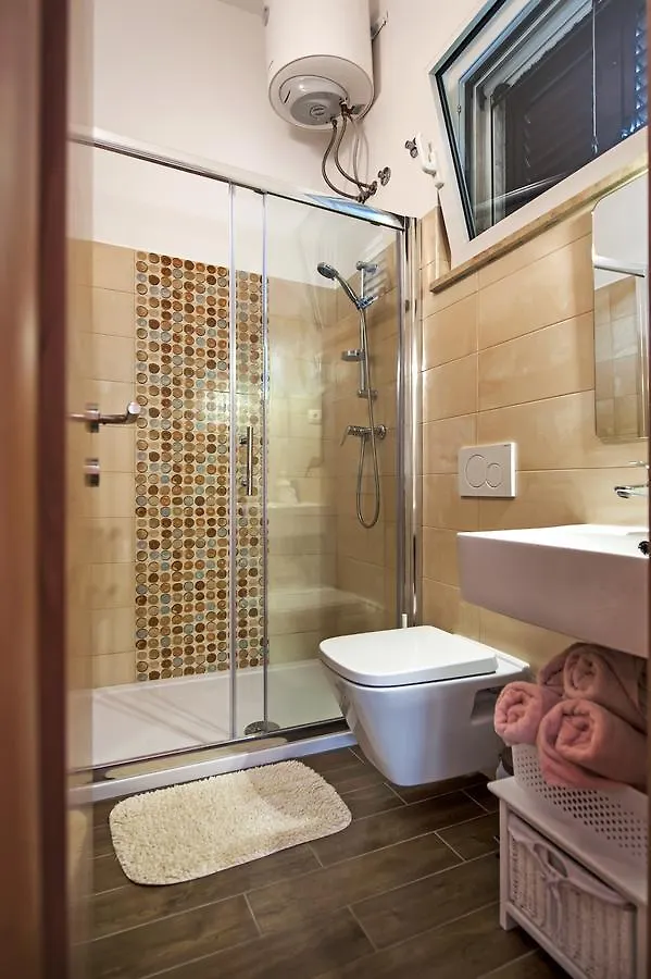 Apartments&Rooms Chiara Rovigno Affittacamere